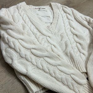 FRAME 100% Merino Wool Cream Thick V - Neck Cable Knit Cropped Sweater